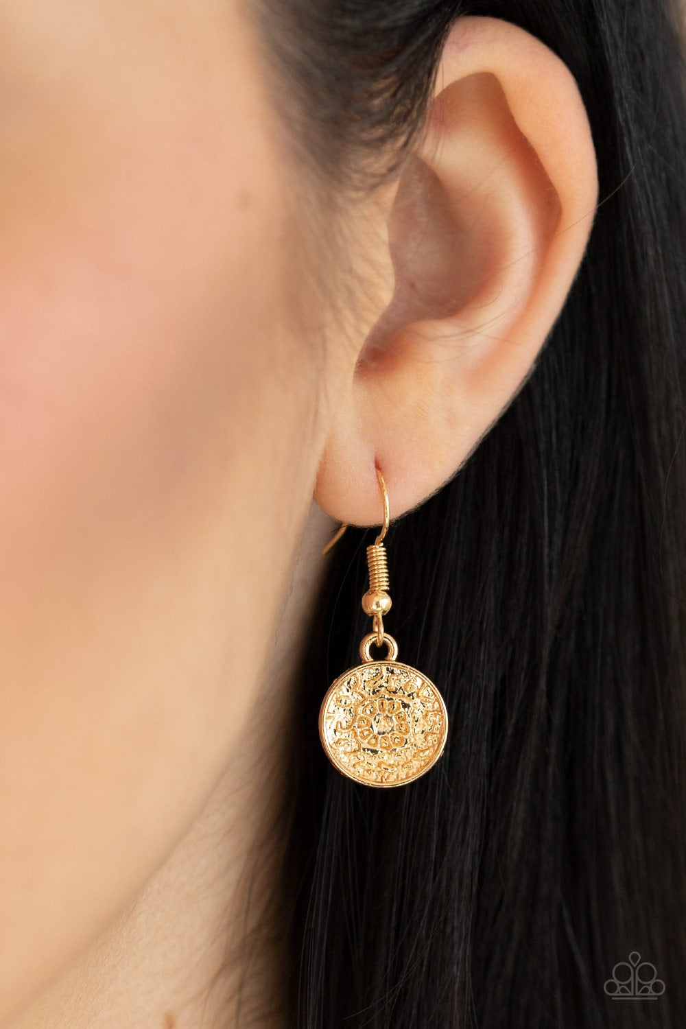 Medallion Marvel - Gold - Jazzy Jewels With Lady J