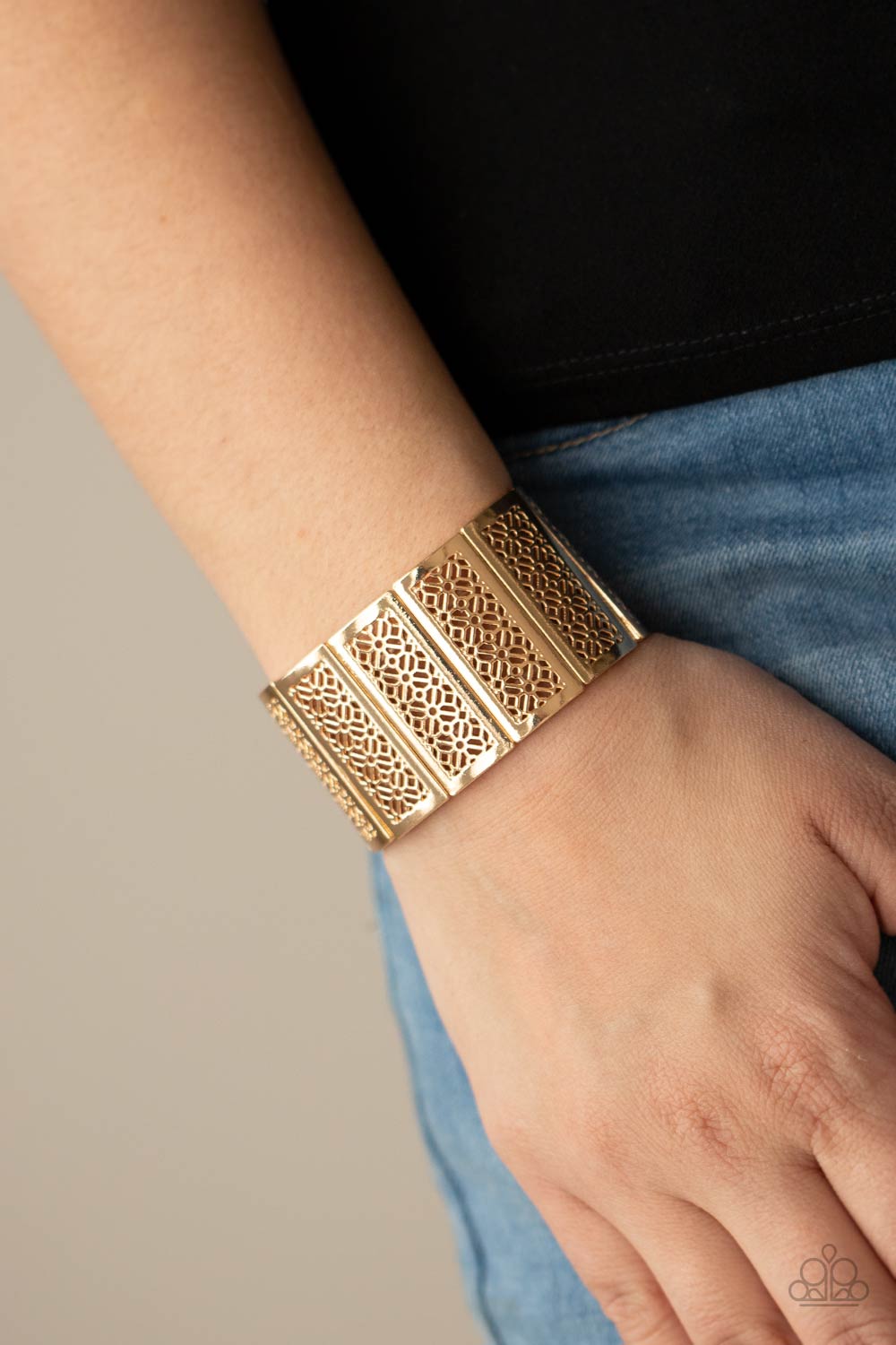 Thai Terrariums - Gold Bracelet - Paparazzi Accessories