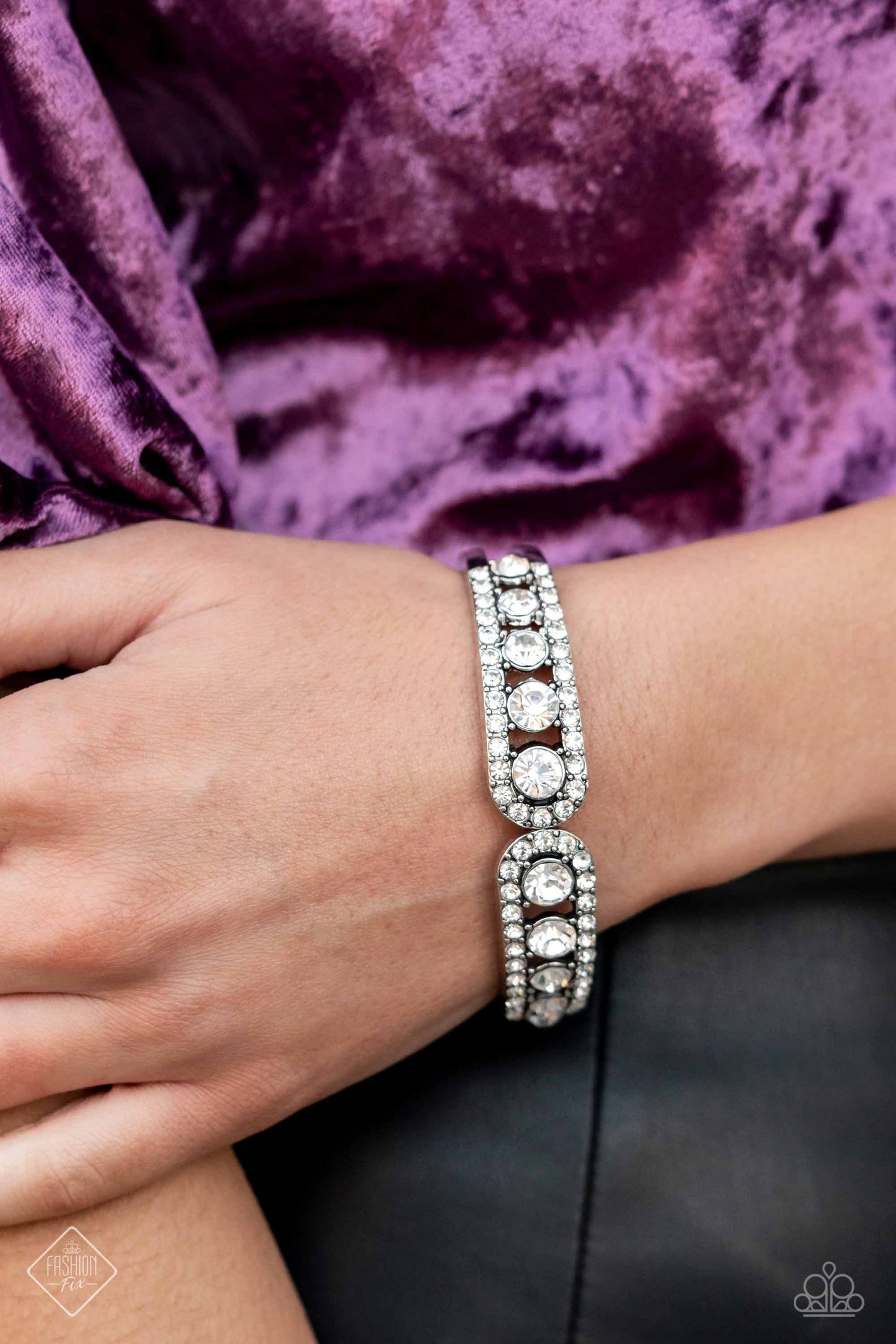 Spellbinding Splendor - White Bracelet - Paparazzi Accessories