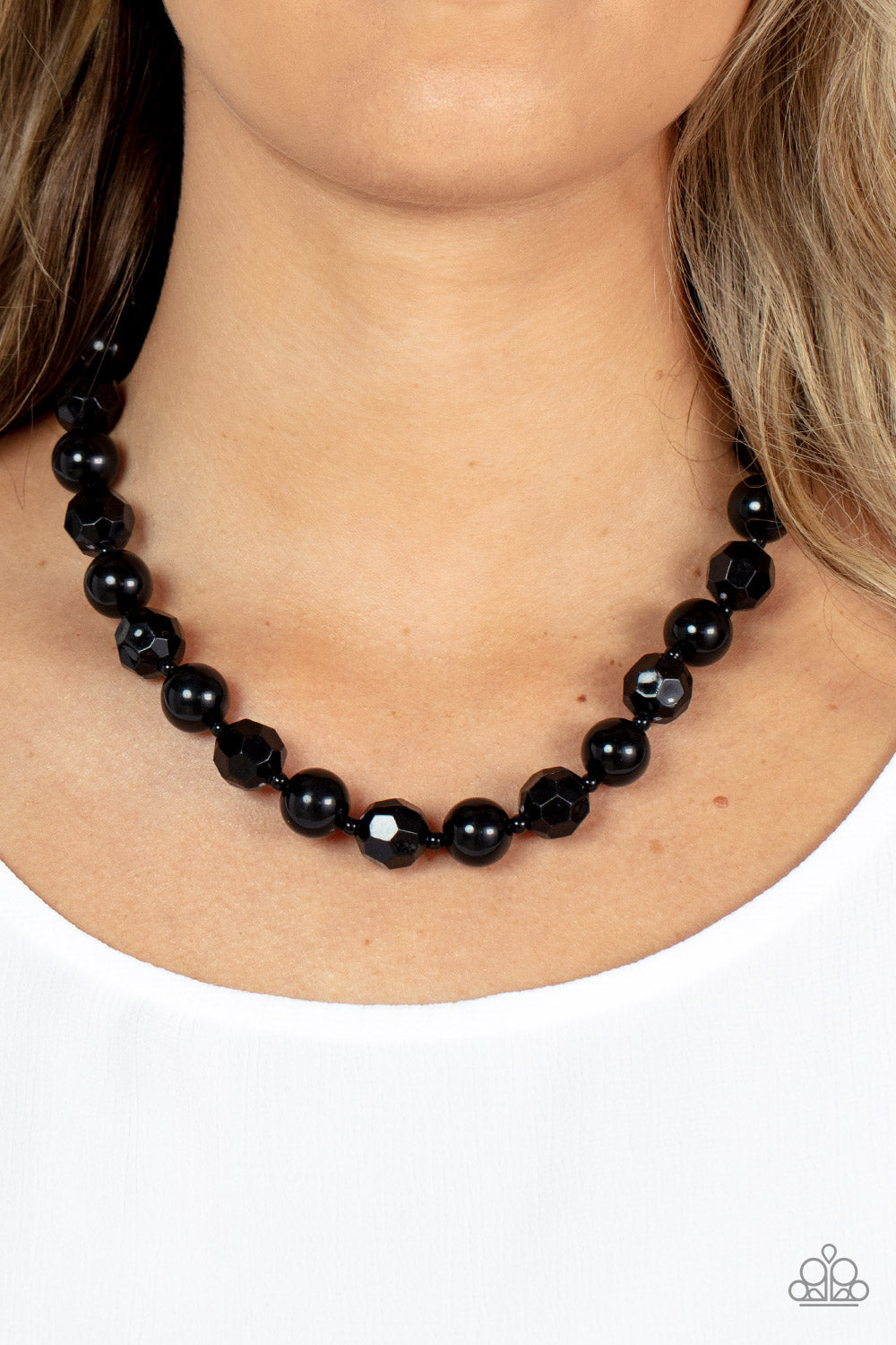 Popping Promenade - Black Necklace