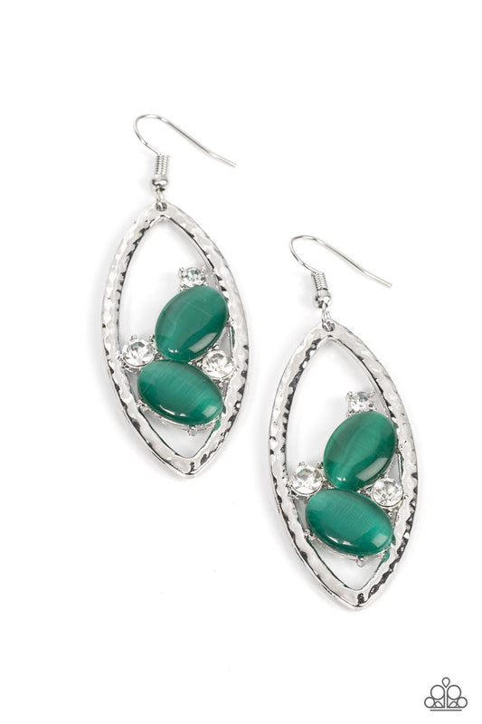 Famously Fashionable - Green Necklace - Paparazzi Accessories
