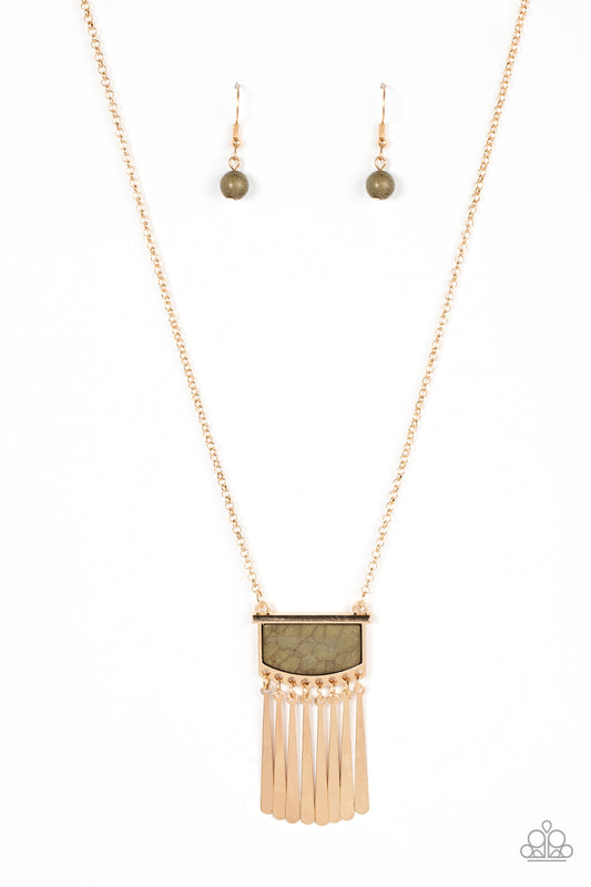 Plateau Pioneer - Green Necklace - Paparazzi Accessories